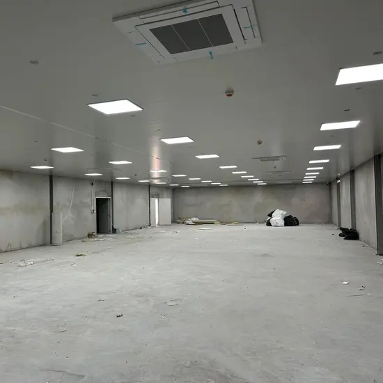 ระบบไฟฟ้าโรงงานอุตสาหกรรม EMT Cable Tray Clean Room