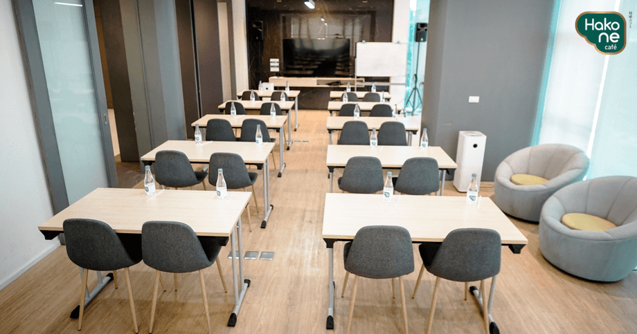 ห้องประชุม Hakone Cafe เชียงใหม่ พร้อม WiFi และทีวีสำหรับการประชุมทีม