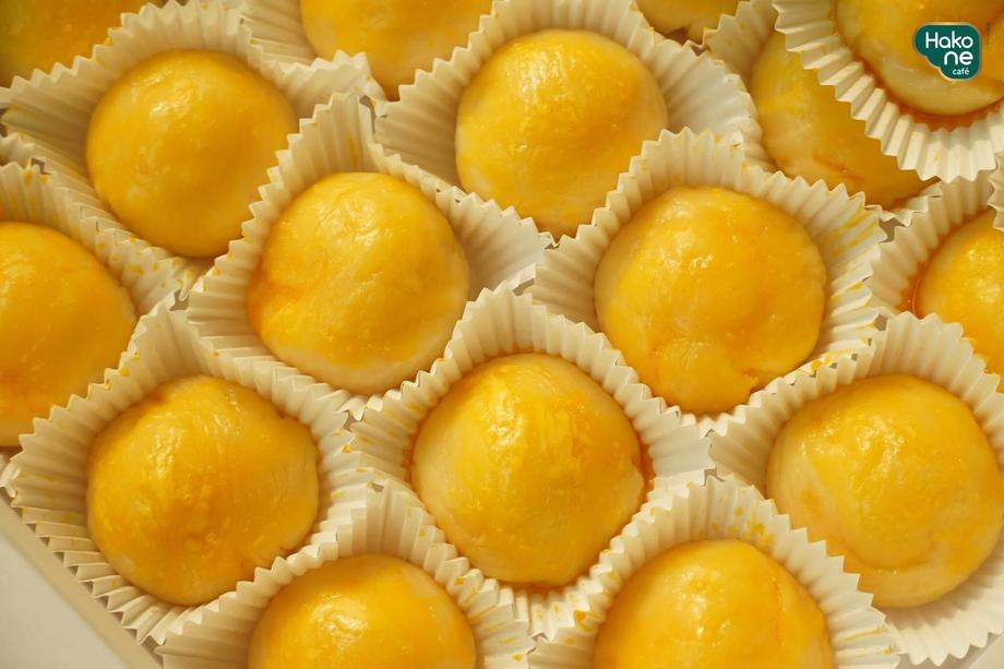 ขนมเปี๊ยะไข่เค็มลาวา Hakone ของฝากเชียงใหม่ไส้ลาวาเข้มข้น