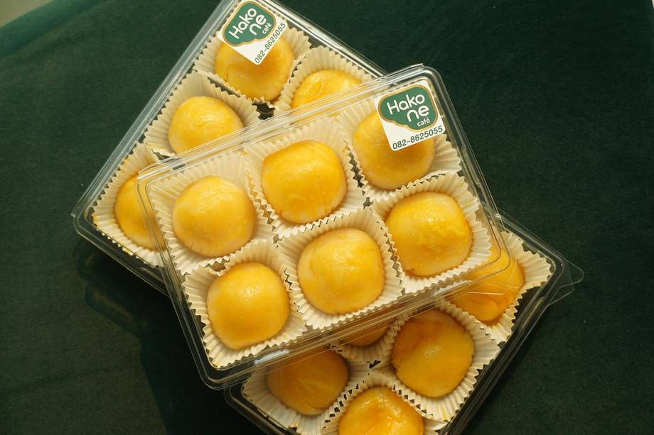 ขนมเปี๊ยะลาวา Hakone ผลิตสดใหม่ทุกวัน พร้อมซื้อเป็นของฝาก
